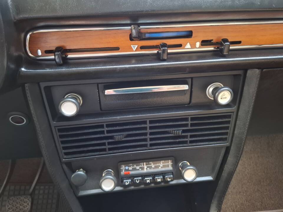 Bild 21/29 von BMW 2500 (1972)