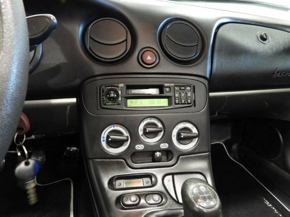 Immagine 8/14 di FIAT Barchetta 1.8 16V (2000)