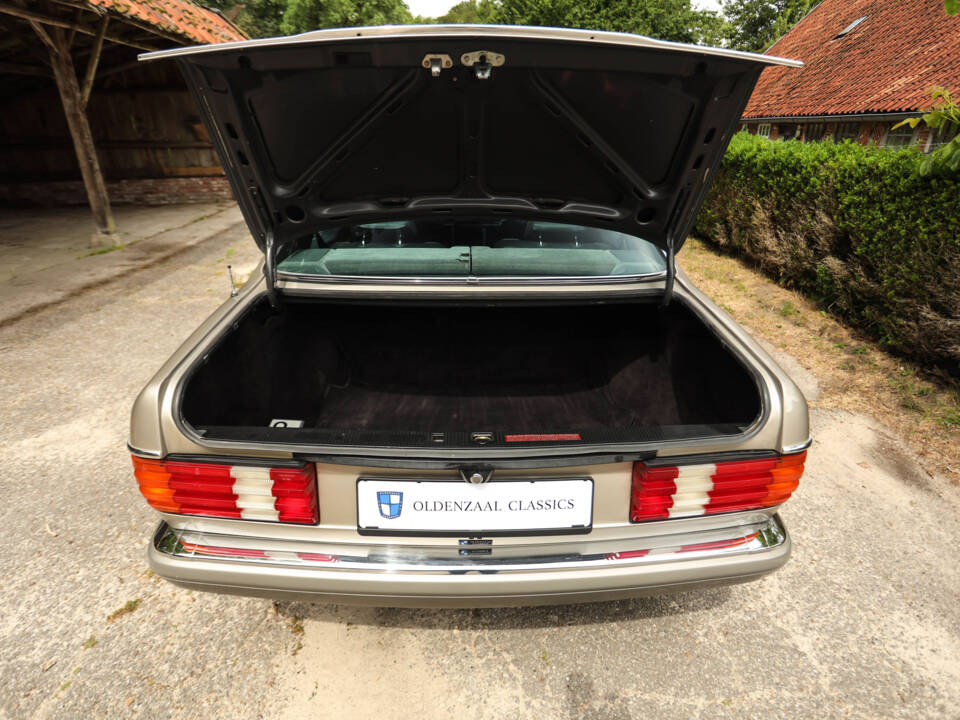 Imagen 28/63 de Mercedes-Benz 500 SEC (1985)