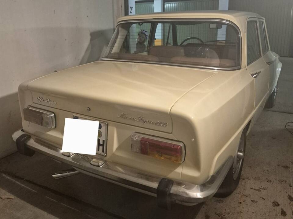 Bild 7/8 von Alfa Romeo Giulia Nuova Super 1300 (1977)