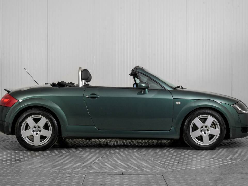 Immagine 37/50 di Audi TT 1.8 T (2001)