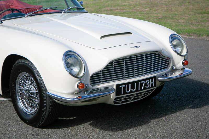 Image 37/38 of Aston Martin DB 6 Mk II Volante (1970)