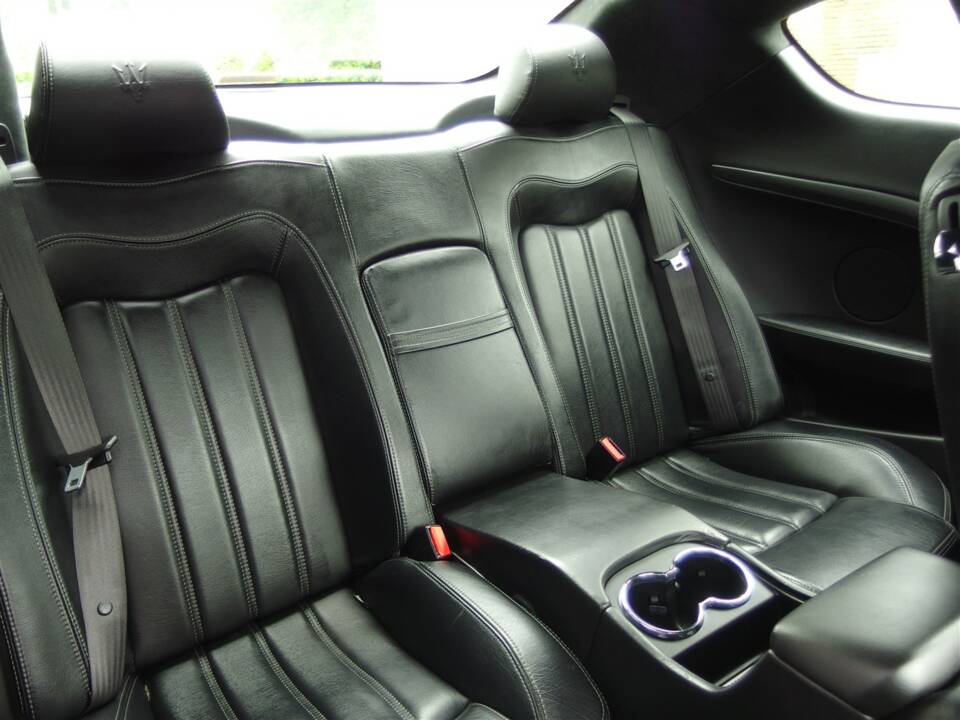 Image 75/98 of Maserati GranTurismo 4.2 (2009)