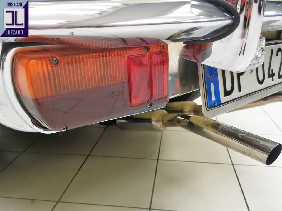 Image 16/51 de Jaguar E-Type (1970)