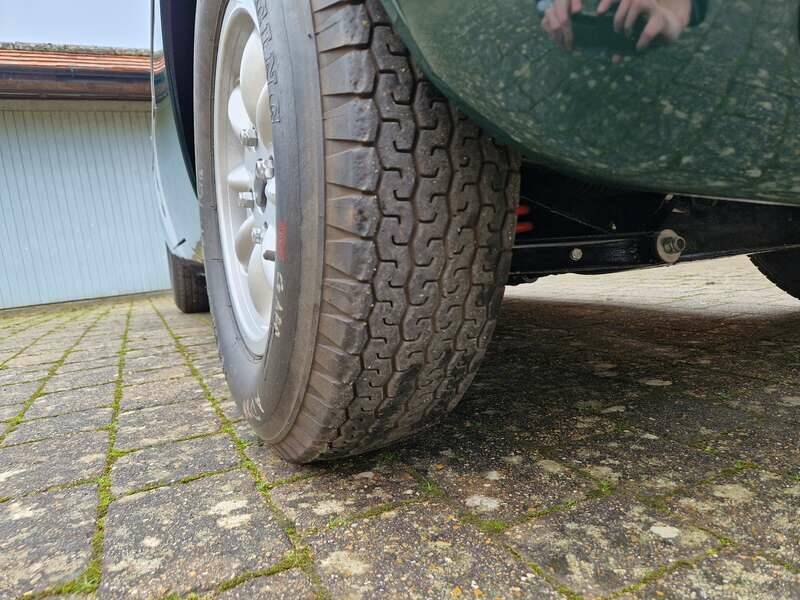 Image 25/50 of MG MGB GT (1965)