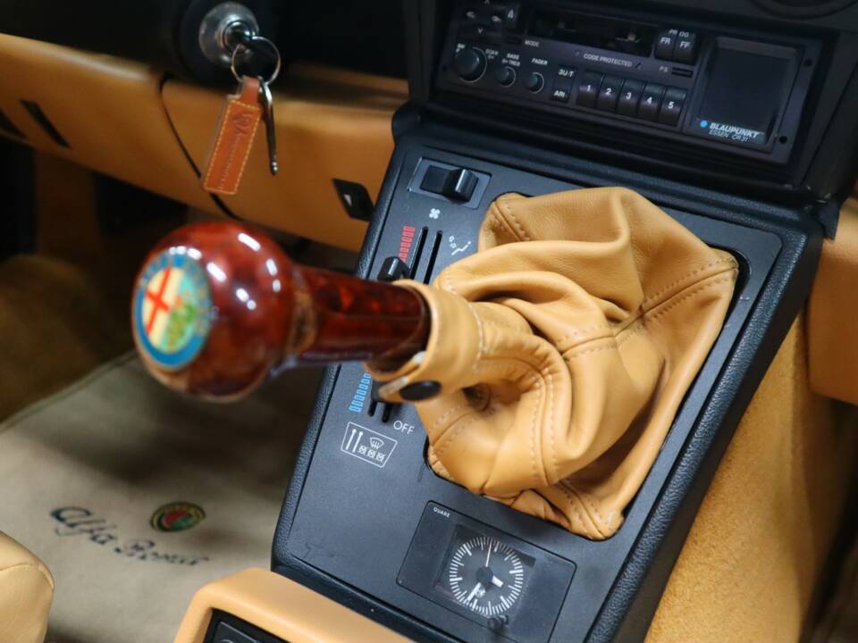 Image 21/58 de Alfa Romeo 2.0 Spider (1992)