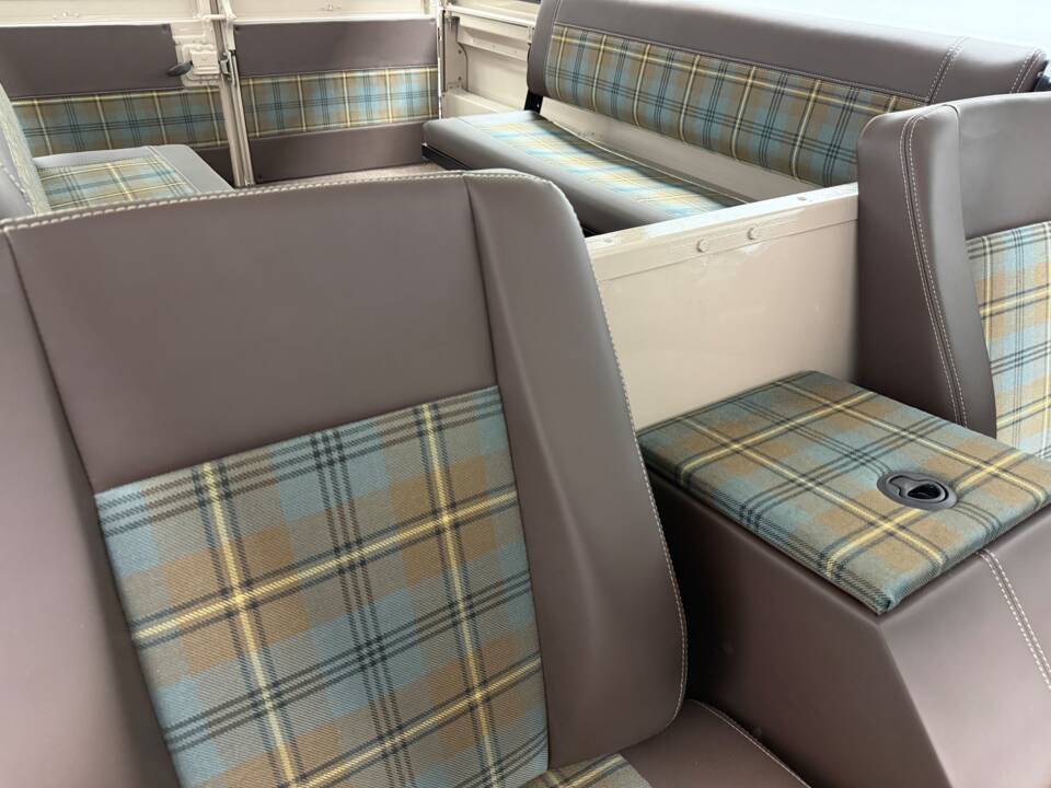 Afbeelding 19/33 van Land Rover 109 (1989)