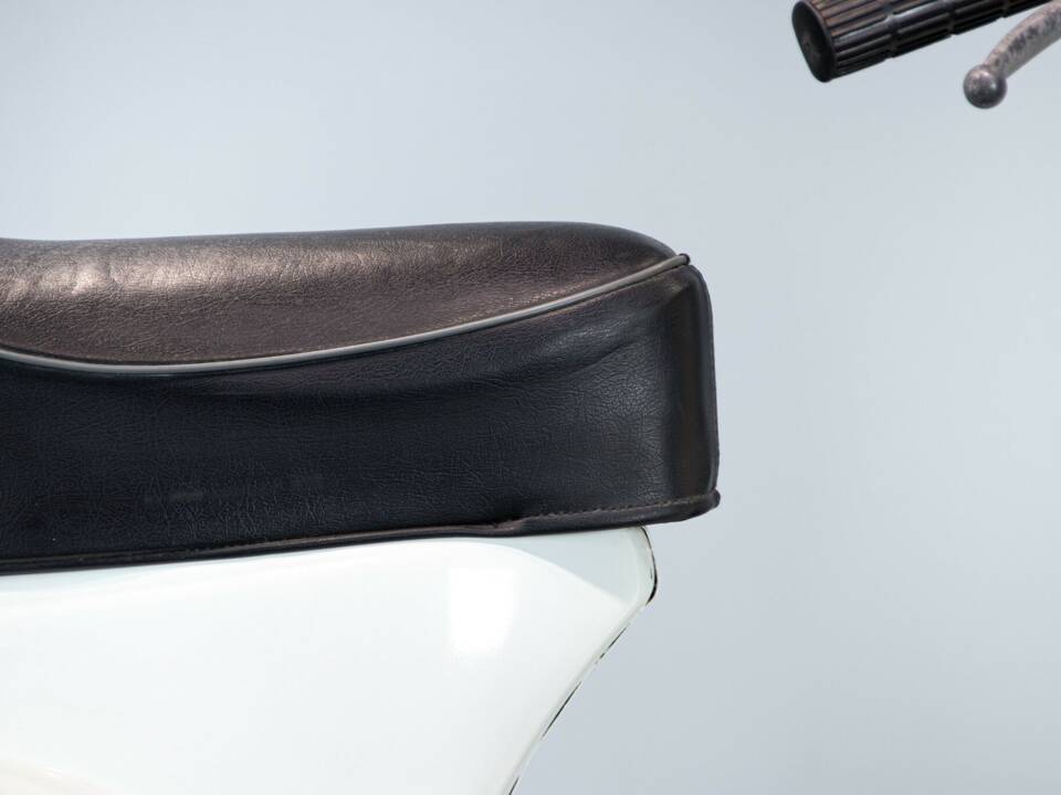 Immagine 46/50 di Piaggio Vespa 50 Special (1972)