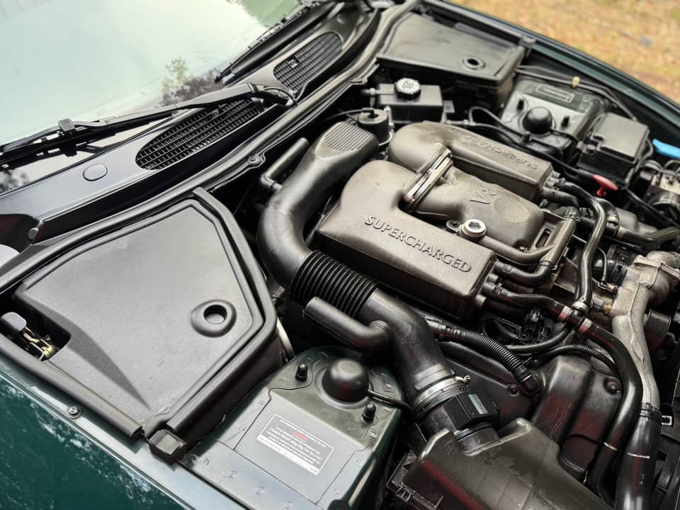 Image 17/40 de Jaguar XKR (1998)