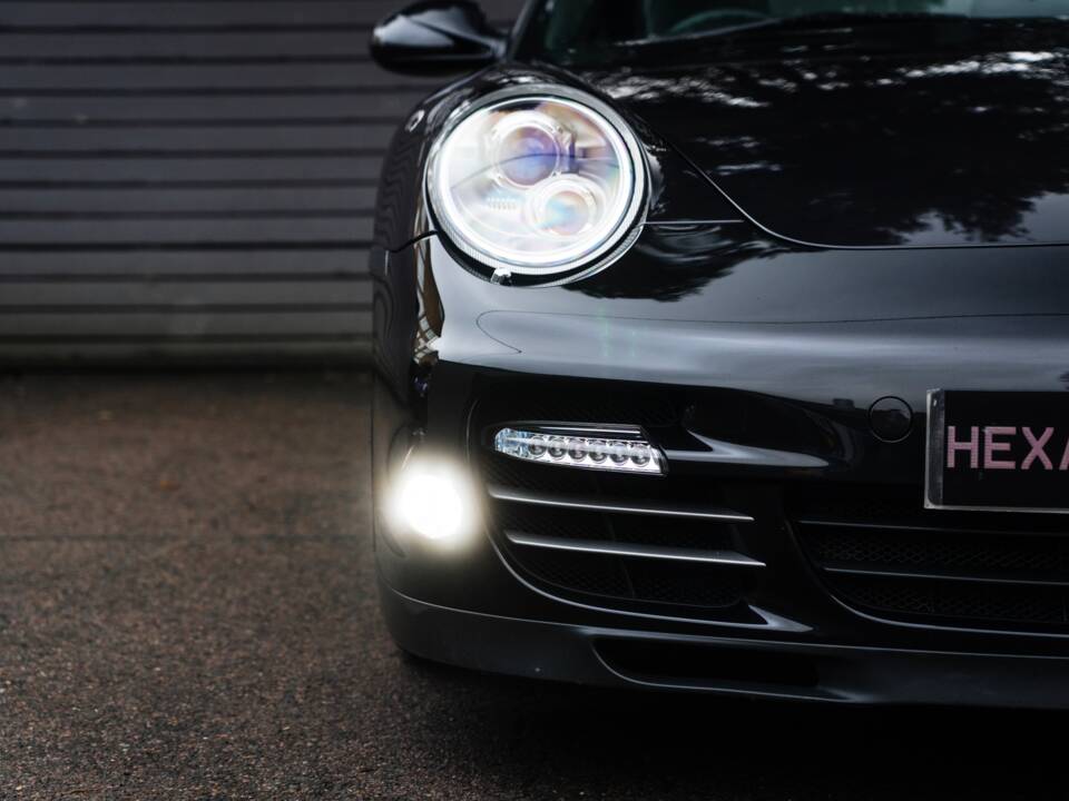 Bild 18/57 von Porsche 911 Turbo (2011)