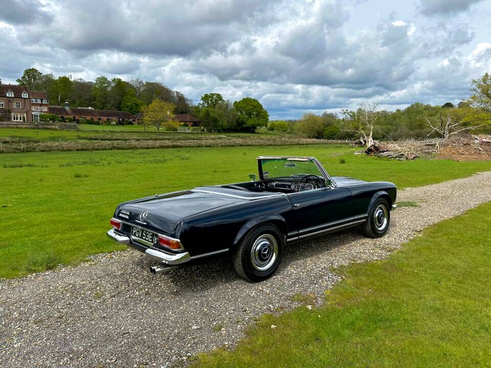 Image 8/50 de Mercedes-Benz 230 SL (1967)