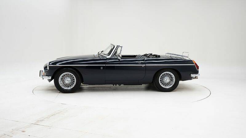 Image 8/15 of MG MGB (1972)