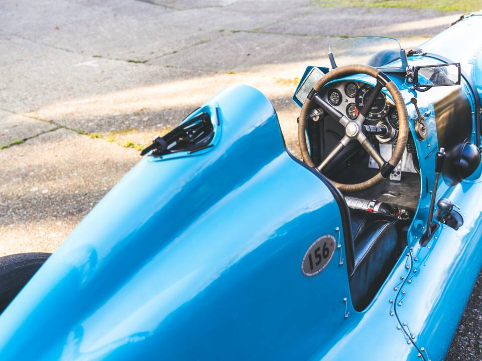 Image 2/10 of Bentley 8 Litre (1934)