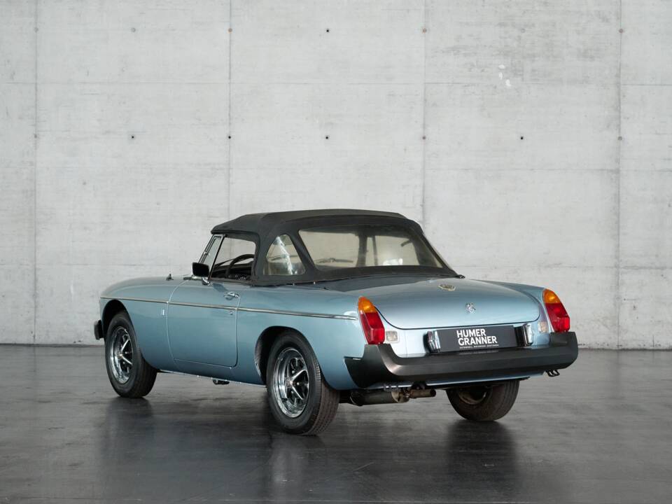 Image 12/50 of MG MGB (1976)