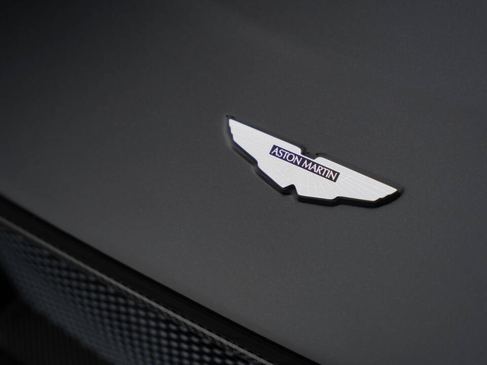 Image 37/50 de Aston Martin V12 Vantage S (2014)