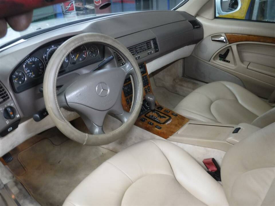 Imagen 34/48 de Mercedes-Benz SL 500 (2000)