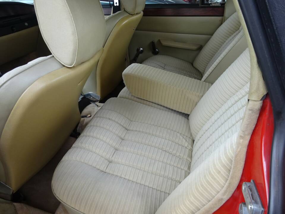 Image 11/15 of Rover 2000 (1974)