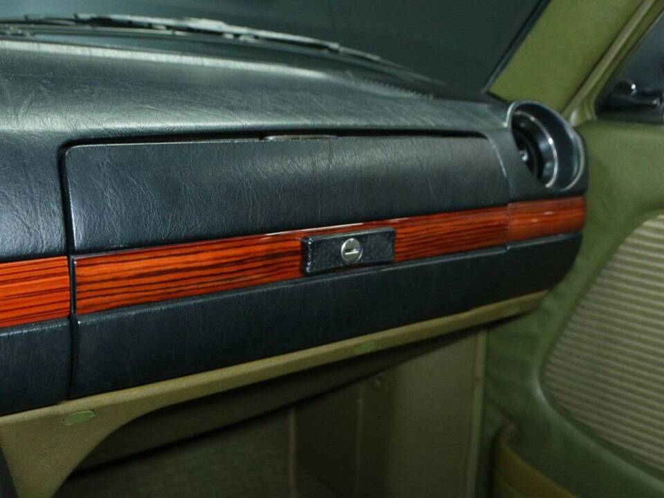 Bild 21/50 von Mercedes-Benz 300 D (1981)