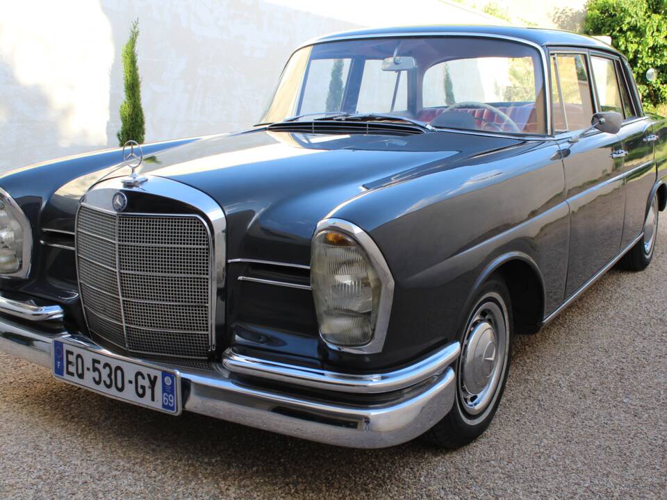 Image 1/18 of Mercedes-Benz 220 SE b (1961)