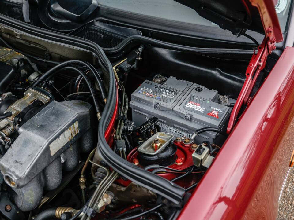 Immagine 38/47 di Mercedes-Benz E 220 (1995)