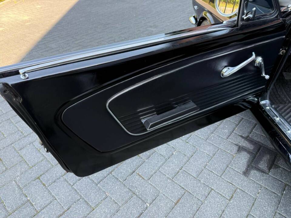 Image 15/46 of Ford Mustang GT (1966)