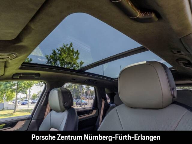 Immagine 46/50 di Porsche Cayenne Turbo E-Hybrid (1900)