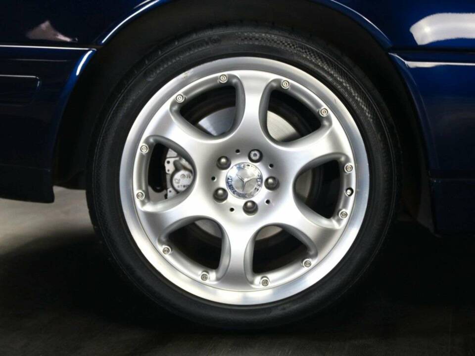 Image 48/49 of Mercedes-Benz SL 500 (2000)