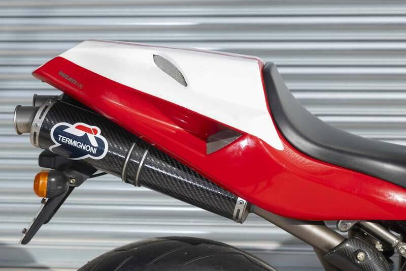 Image 20/41 of Ducati DUMMY (2000)