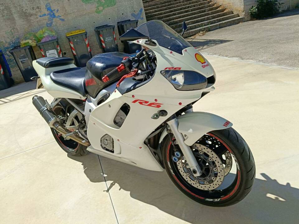 Image 8/47 of Yamaha DUMMY (2000)