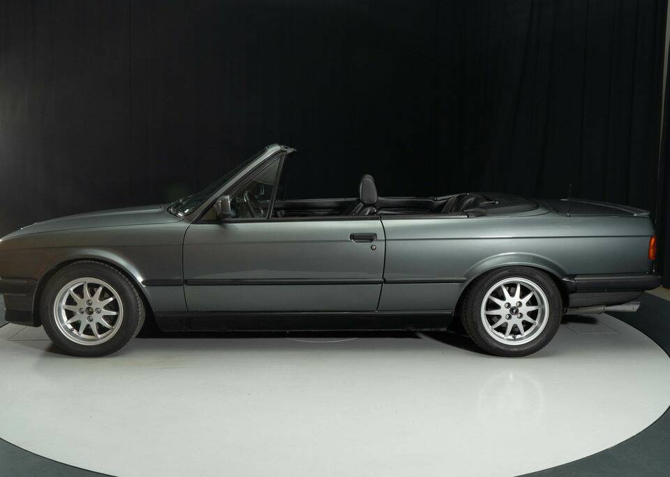 Afbeelding 7/8 van BMW 320i (1989)
