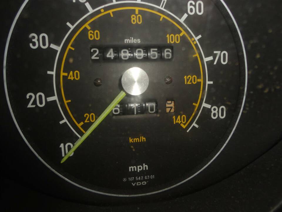 Image 27/50 of Mercedes-Benz 380 SL (1982)
