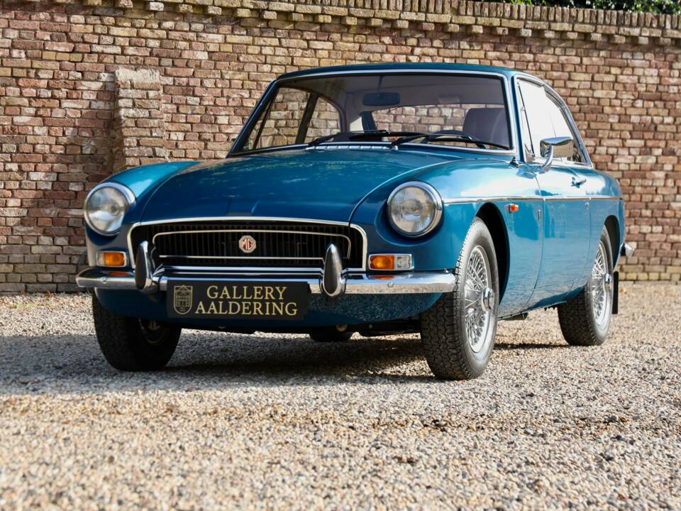 Immagine 14/50 di MG MGB GT (1971)