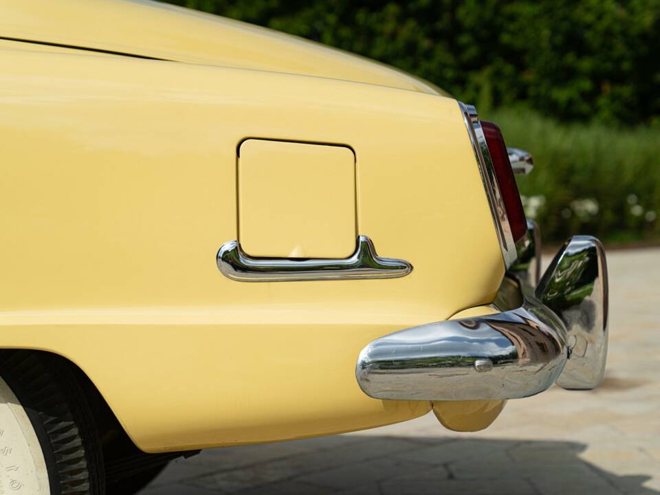Image 27/50 of Studebaker Champion Regal DeLuxe Convertible (1950)