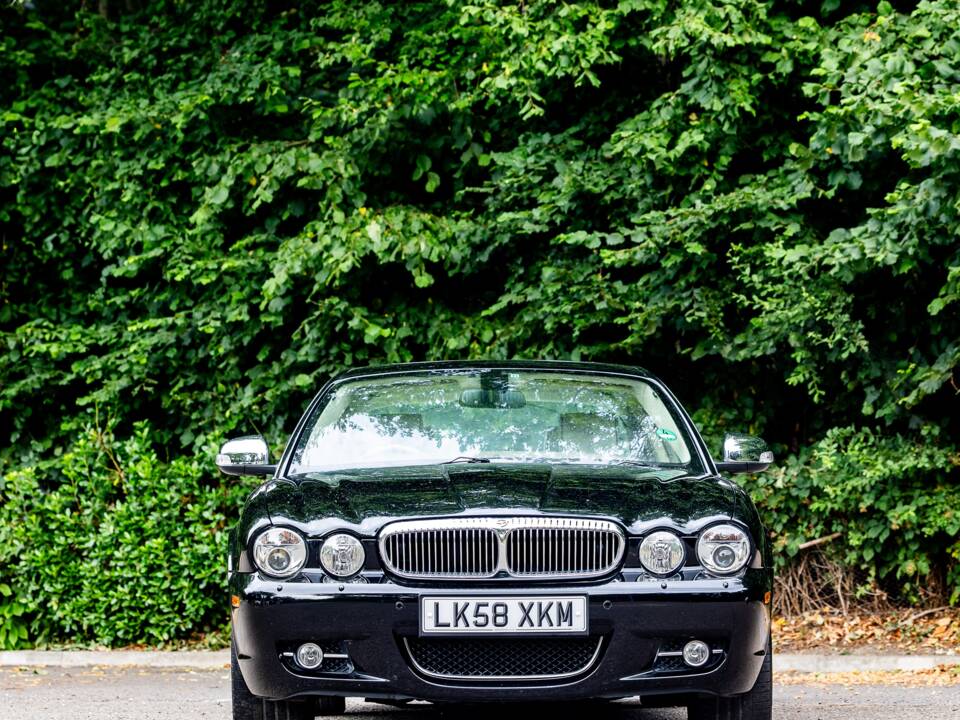 Bild 48/50 von Daimler Super Eight (2008)