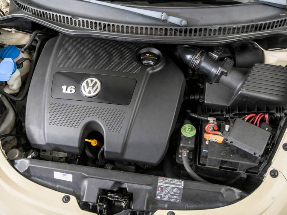 Imagen 30/48 de Volkswagen New Beetle 1.6 (2004)