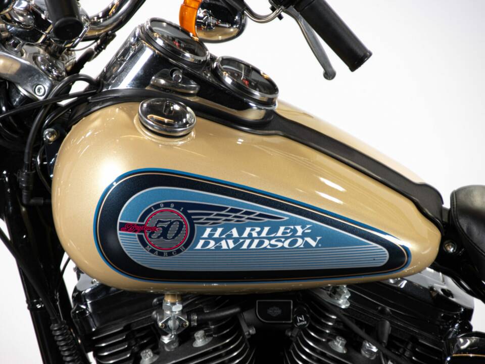 Immagine 31/50 di Harley-Davidson FXDB Dyna Glide Daytona (1992)