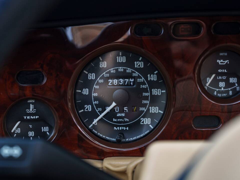 Image 19/26 of Aston Martin V8 EFi Volante (1986)