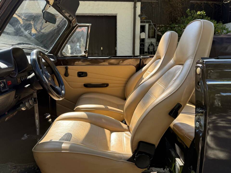 Bild 13/21 von Volkswagen Käfer 1303 LS (1976)