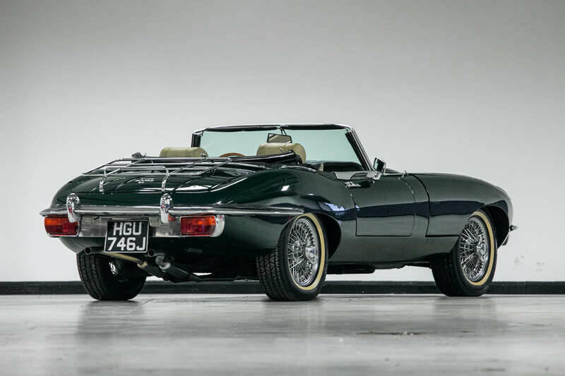 Image 4/23 de Jaguar E-Type (1970)