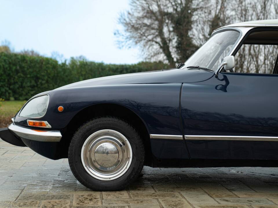 Image 25/50 of Citroën DS 20 (1972)