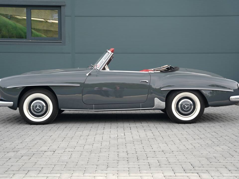 Image 6/50 de Mercedes-Benz 190 SL (1961)