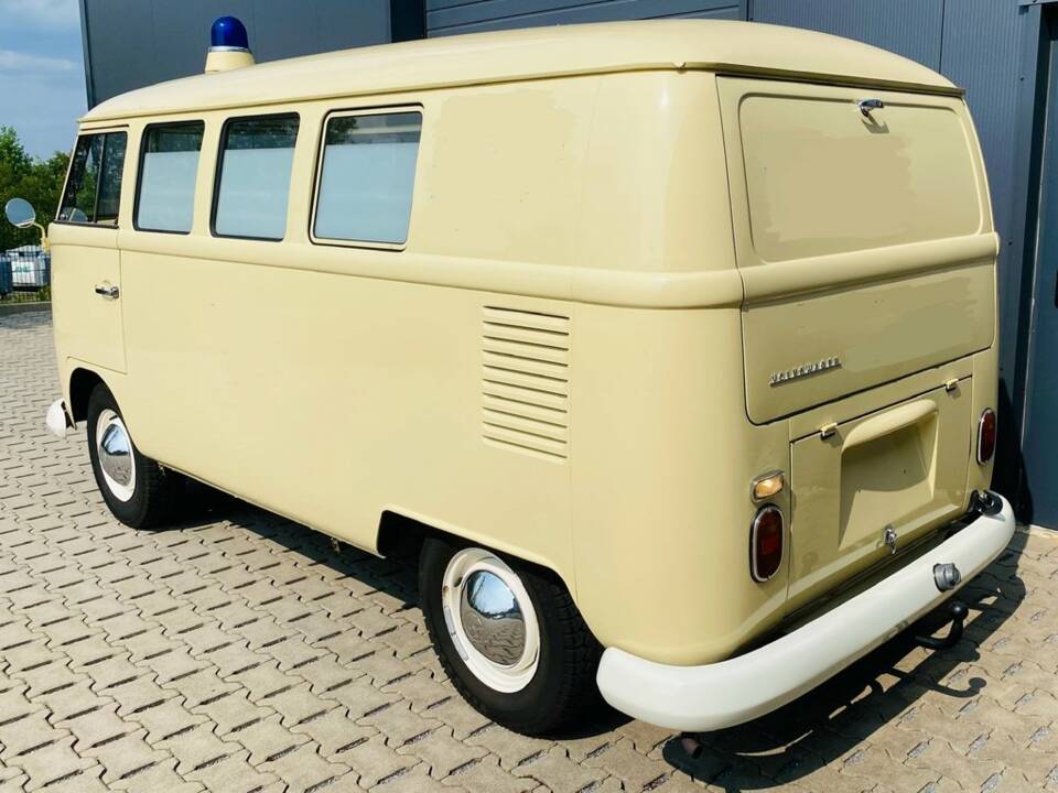 Image 5/8 of Volkswagen T1 panel van (1966)