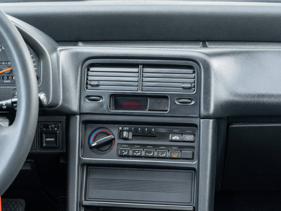 Image 47/80 of Honda CRX (1991)