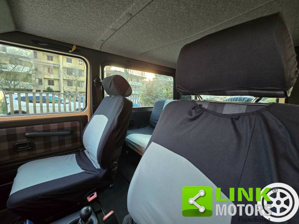 Imagen 6/10 de Mercedes-Benz 200 GE (SWB) (1989)