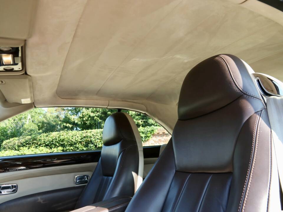 Image 16/50 de Bentley Azure (2008)