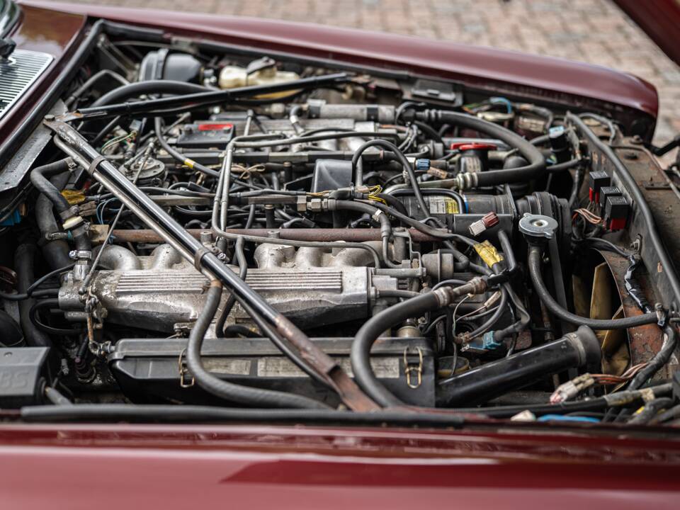 Bild 10/46 von Jaguar XJ 12 (1991)