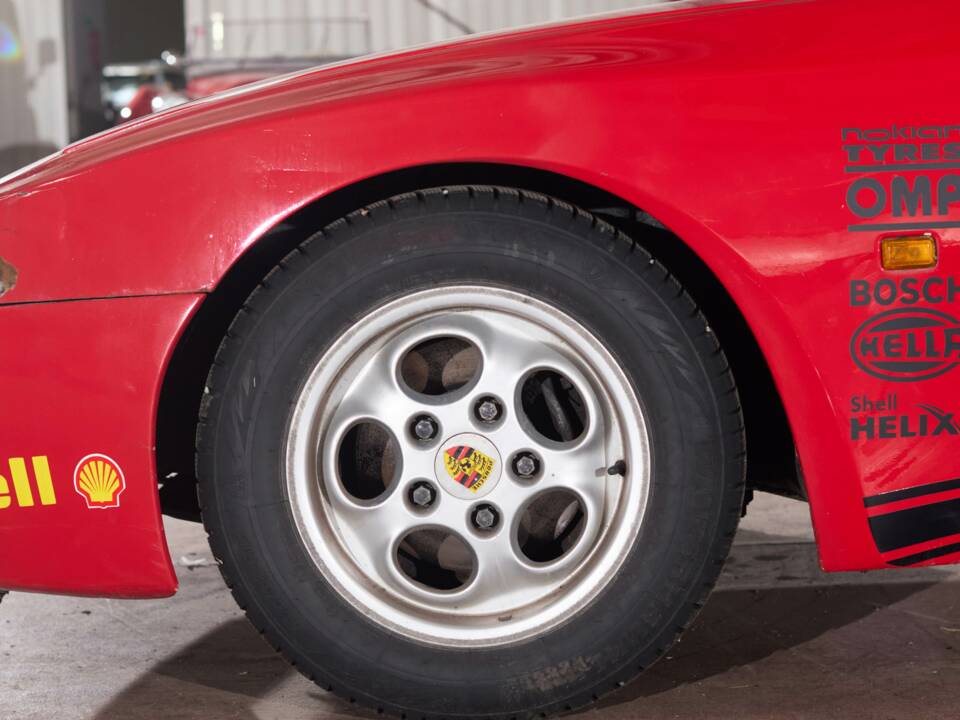 Image 27/38 of Porsche 944 (1985)
