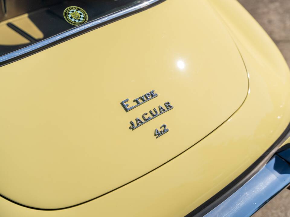 Image 16/78 de Jaguar E-Type (1969)