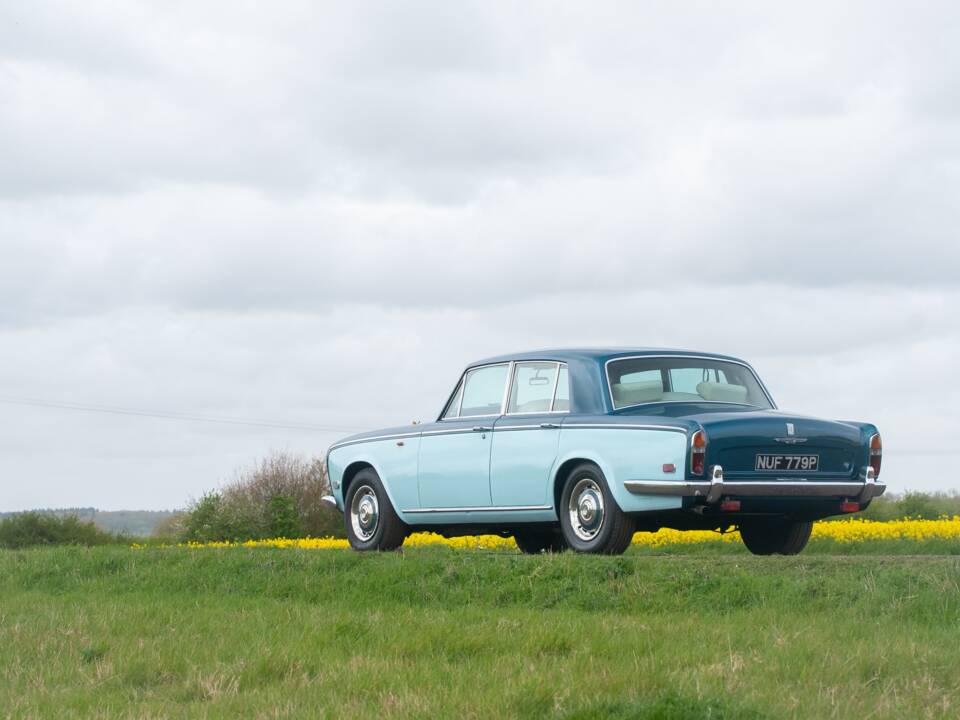 Image 17/50 of Rolls-Royce Silver Shadow I (1976)