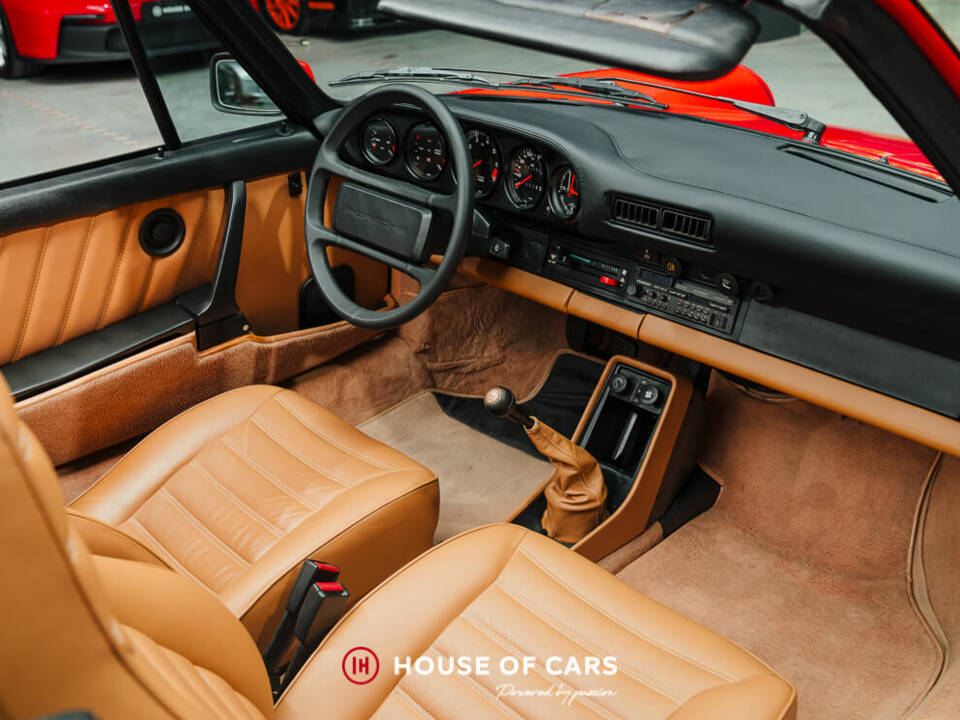 Image 18/25 of Porsche 911 SC 3.0 (1983)